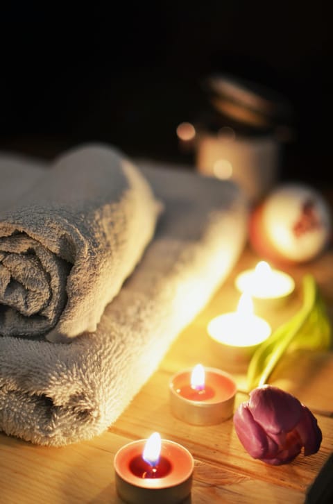 Couples treatment rooms, body treatments, hydrotherapy, aromatherapy