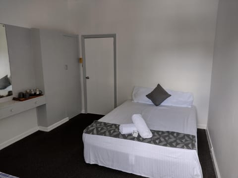 Double Room, Shared Bathroom | Free WiFi, bed sheets