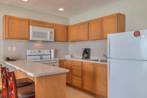 The unit has a full kitchen