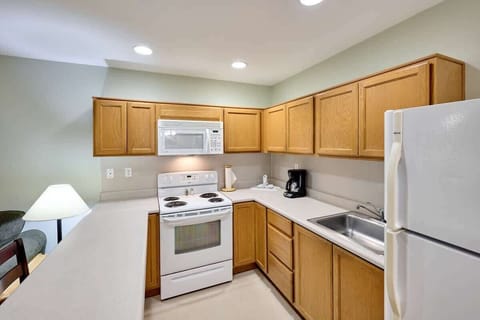 Save money on dining out by making your own meals here