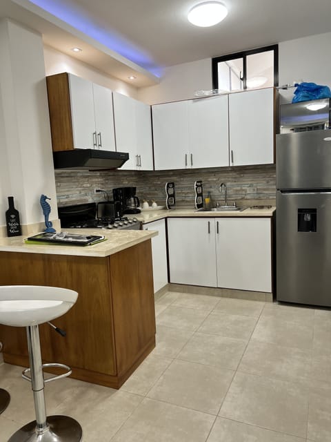 Basic Condo, 2 Bedrooms | Private kitchen