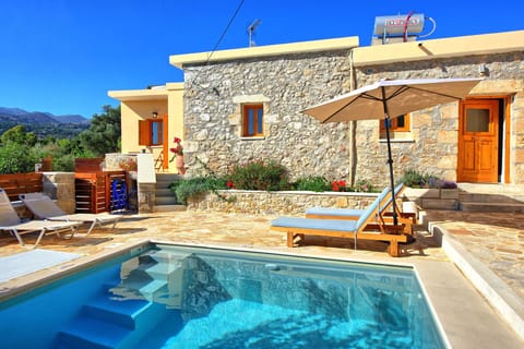 Building Exterior, Outdoor, Pool