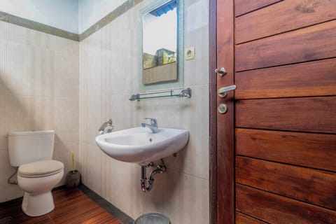 One Bedroom Villa | Bathroom | Shower, hair dryer, towels, soap