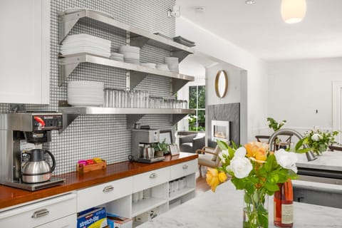 Coffee, espresso maker, and teas for your mornings