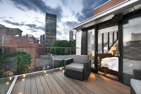 Luxury Penthouse, 2 Bedrooms | Balcony