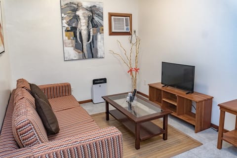 Suite, 1 Bedroom, Ocean View | Minibar, in-room safe, blackout drapes, free WiFi