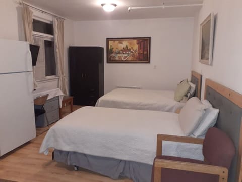 Comfort Studio, 1 Bedroom, Mountain View | Living area | 32-inch LCD TV with cable channels, TV, pay movies
