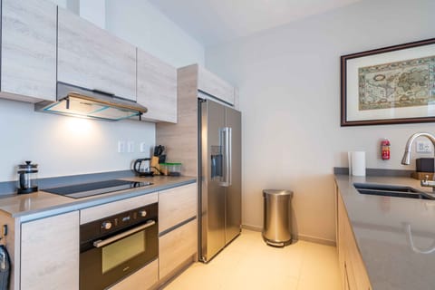 Apartment (3 Bedrooms) | Private kitchen | Full-size fridge, microwave, oven, coffee/tea maker