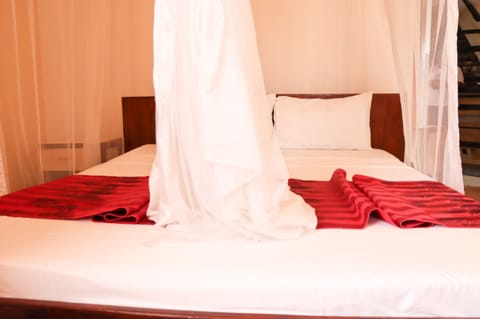 Standard Double Room | Premium bedding, pillowtop beds, minibar, laptop workspace