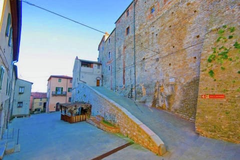 Immediate Surroundings [summer] (&lt;1 km)