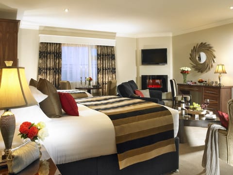 Executive Double Room | Egyptian cotton sheets, down comforters, pillowtop beds, in-room safe
