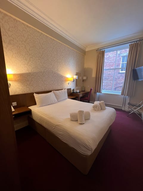 Comfort Double Room, Non Smoking | Desk, iron/ironing board, free cribs/infant beds, rollaway beds