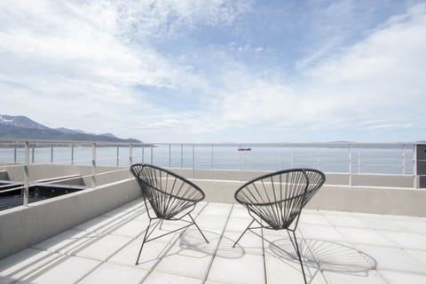 Deluxe Studio Suite, 2 Queen Beds, Balcony, Ocean View | Terrace/patio