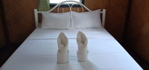 Standard Double Room (Fan) | Free WiFi