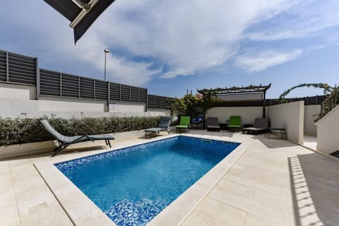 Holiday Home Swimming Pool