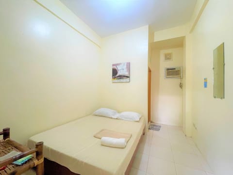 Standard Double Room | Free WiFi, bed sheets
