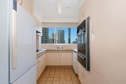 Apartment, 2 Bedrooms, Ground Floor | Private kitchen | Full-size fridge, microwave, stovetop, dishwasher