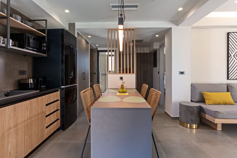 Another aspect of the kitchen.