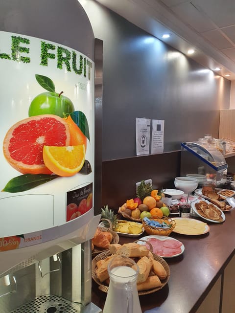 Daily buffet breakfast for a fee
