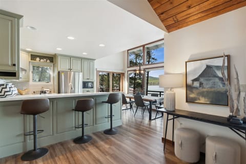 Kitchen, dining table