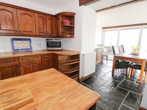 Fridge, dishwasher, electric kettle, toaster