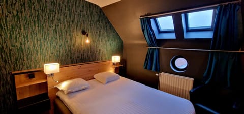 Classic Double Room, 1 King Bed | Egyptian cotton sheets, premium bedding, in-room safe