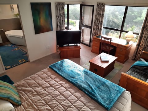 Premium Double or Twin Room, 1 Bedroom, Non Smoking, River View | Egyptian cotton sheets, premium bedding, down comforters, pillowtop beds