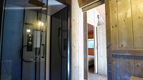 Lodgetent 5 | Bathroom | Shower