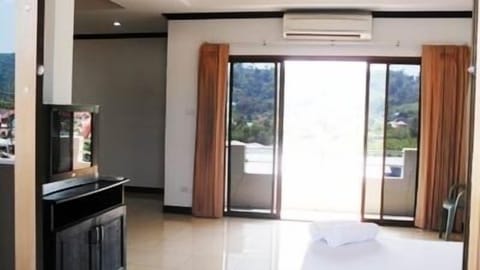 Rollaway beds, free WiFi