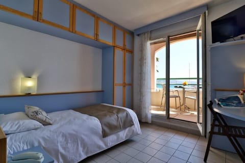 Single Room, Sea View | In-room safe, free WiFi, bed sheets