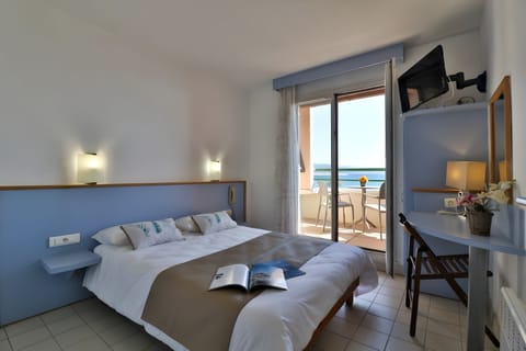 Double Room, Sea View | In-room safe, free WiFi, bed sheets