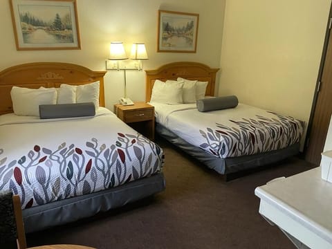 Deluxe Room, 2 Double Beds, Non Smoking | Hypo-allergenic bedding, free WiFi, bed sheets