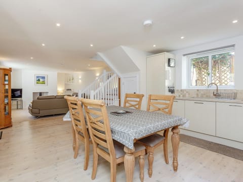 Dining Area | Willow Cottage - Courtyard Cottages, Inverness