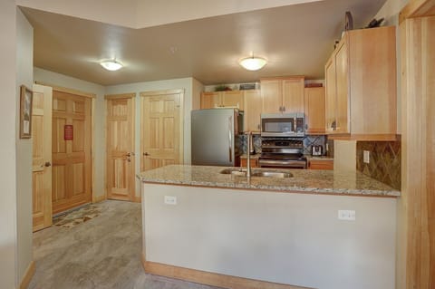 Flooring, Floor, Room, Indoors, Hardwood