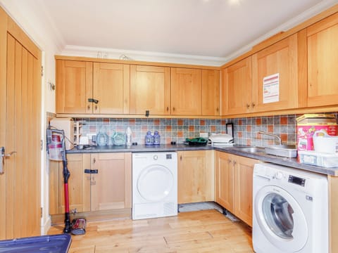 Utility room | Ptarmigan Cottage - Alba Cottages, Boat of Garten