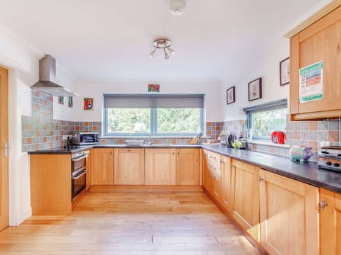 Kitchen | Ptarmigan Cottage - Alba Cottages, Boat of Garten