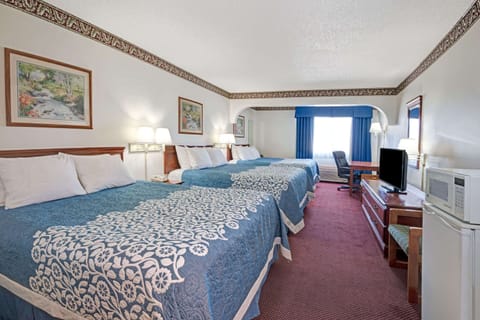 Suite, Multiple Beds (3 Queen Beds) | Desk, iron/ironing board, cribs/infant beds, rollaway beds