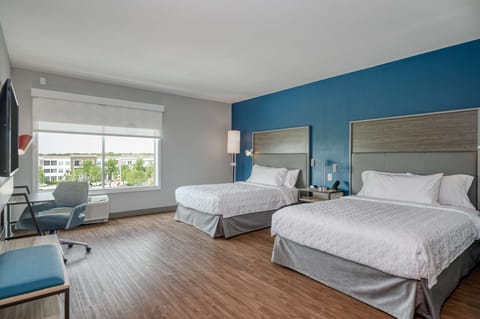 Room, 2 Queen Beds, Accessible, Bathtub | Desk, free WiFi, bed sheets