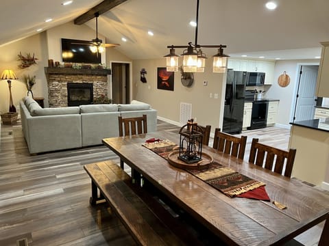 Welcome to The River Lake Lodge