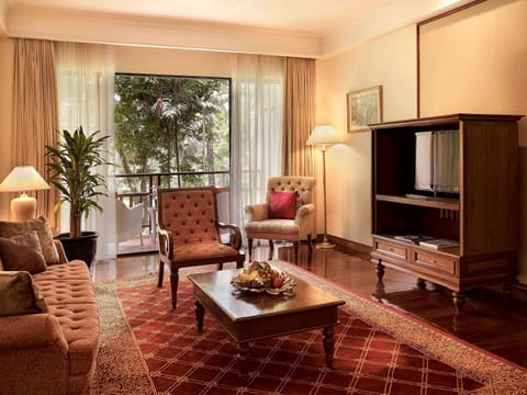 Club Suite, 1 King Bed (Prestige, Club Millésime Access) | Down comforters, minibar, in-room safe, desk