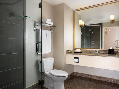 Luxury Suite (Olympic) | Bathroom | Combined shower/tub, deep soaking tub, designer toiletries, hair dryer