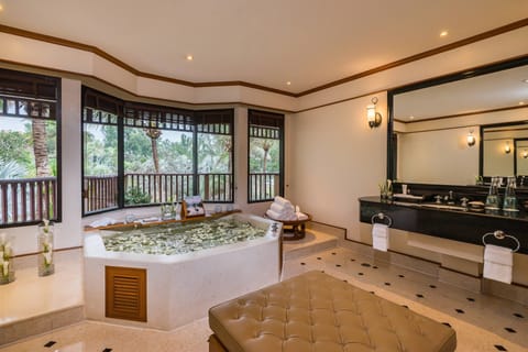 Suite, 1 Bedroom, Oceanfront | Bathroom | Separate tub and shower, deep soaking tub, rainfall showerhead