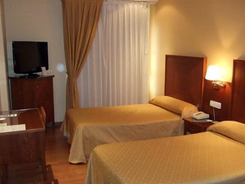 Iron/ironing board, free internet