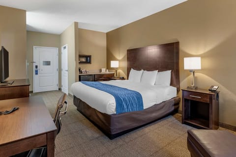 Suite, 1 King Bed, Non Smoking | Premium bedding, desk, laptop workspace, blackout drapes