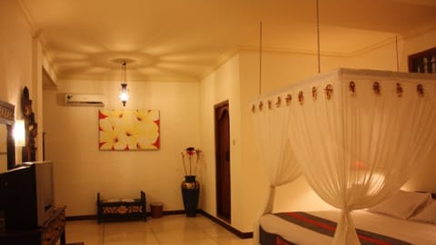 Standard Double Room | Minibar, free cribs/infant beds, rollaway beds, free WiFi