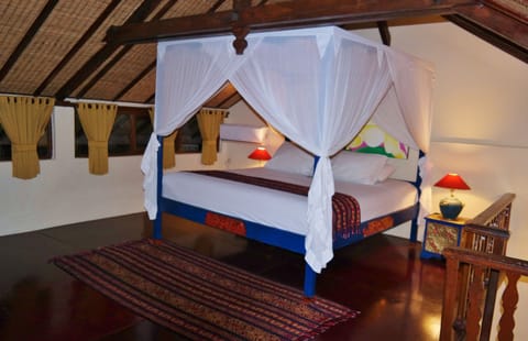 Duplex (Duplex Suite) | Minibar, rollaway beds, free WiFi, bed sheets