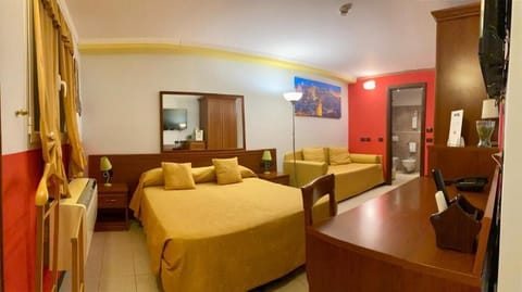 Economy Triple Room | Desk, free WiFi, bed sheets