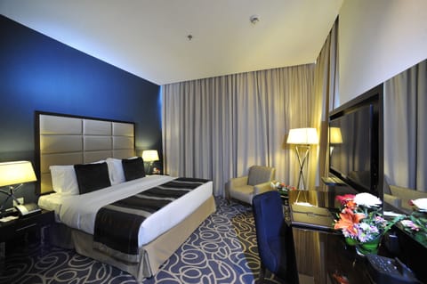 Premium bedding, minibar, in-room safe, desk