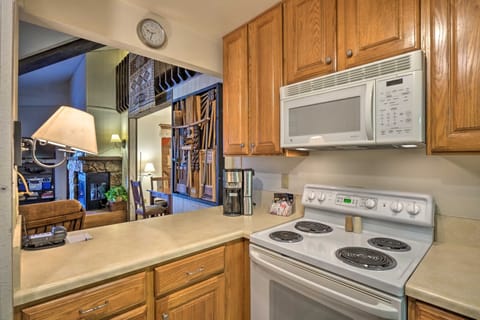 Indoors, Microwave, Oven, Kitchen, Cooktop