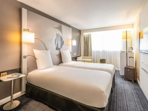 Classic Room, 2 Twin Beds | In-room safe, desk, blackout drapes, soundproofing